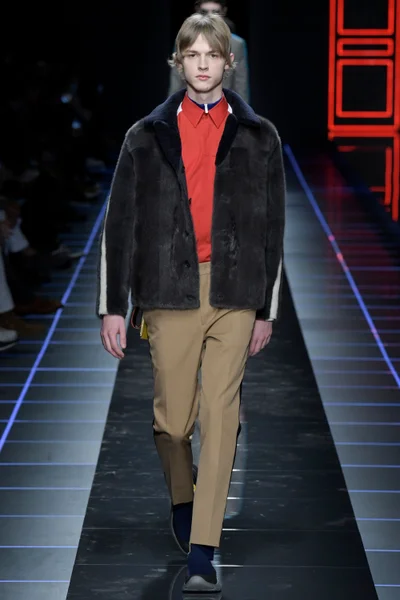 Look 23
